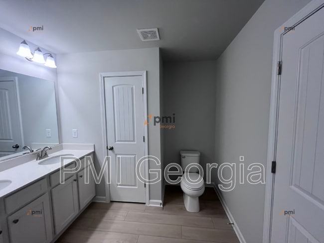 Building Photo - 447 Payne Dr
