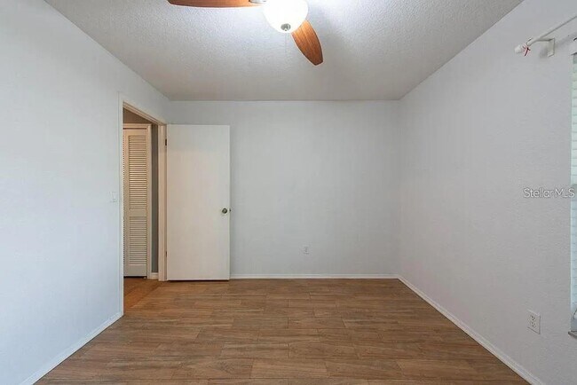 Building Photo - 9415 Pebble Glen Ave