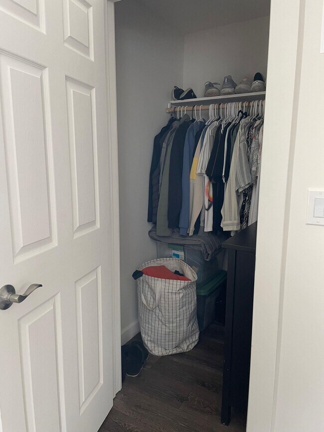 Building Photo - 2624 Regent St