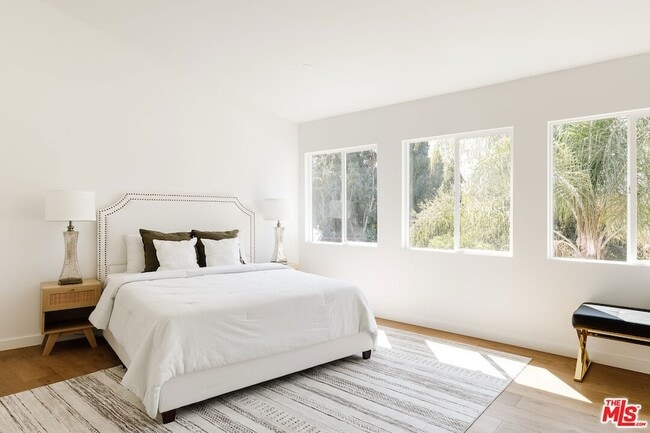 Building Photo - 4879 Hartwick St