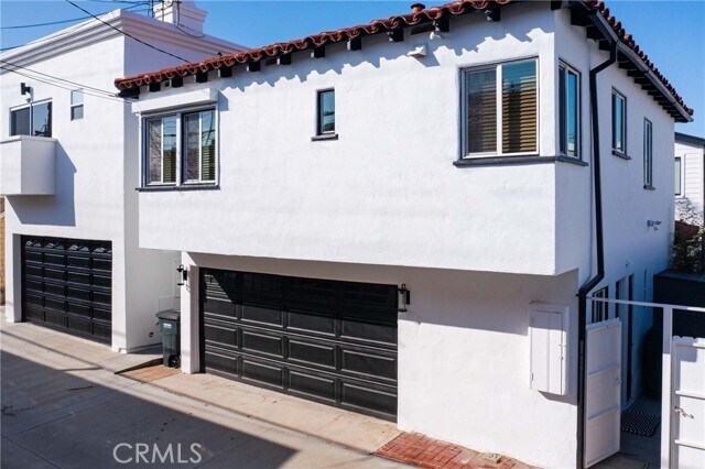 Building Photo - 1319 W Bay Ave