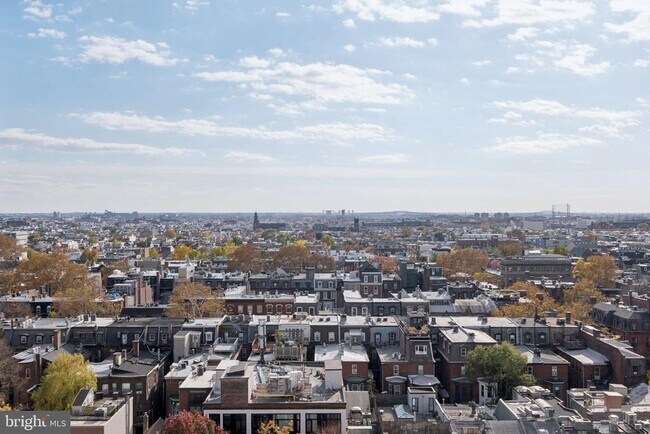 Building Photo - 2031 Locust St