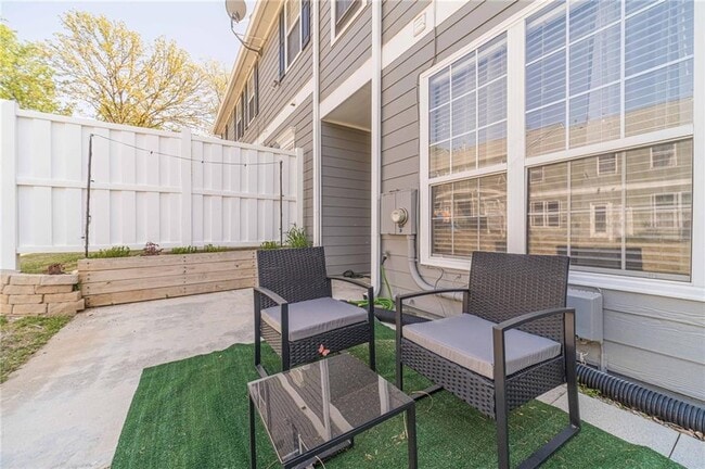 Building Photo - 6436 Portside Way