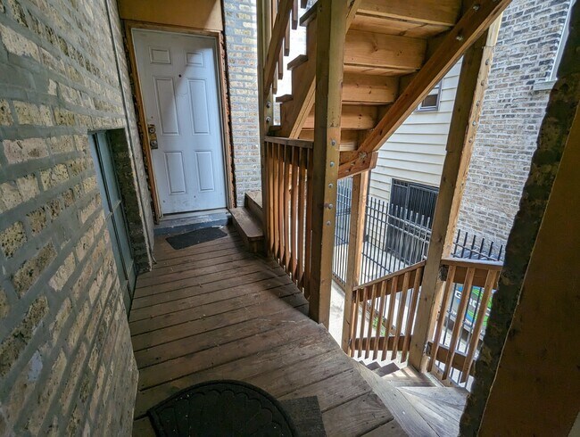 Building Photo - 5029 N Harding Ave