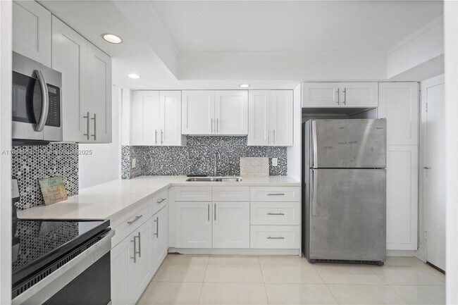 Building Photo - 1351 NE Miami Gardens Dr