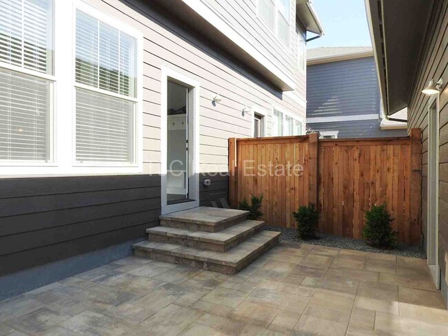 Building Photo - Central Park Home for Rent! Mountain Views!
