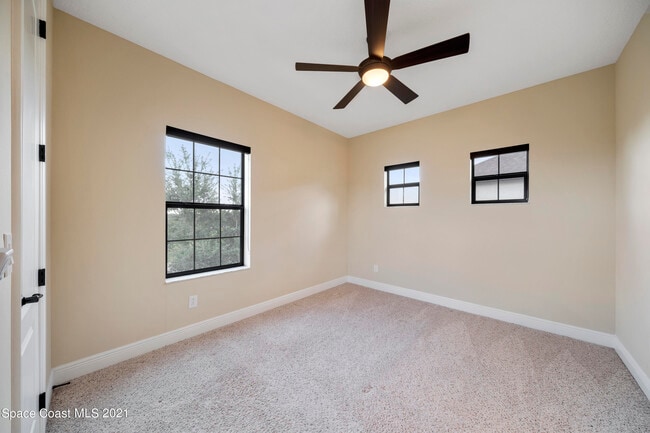 Building Photo - 7205 Primavera Ln