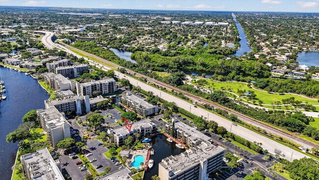 Building Photo - 11 Royal Palm Way