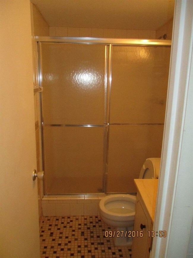 Building Photo - 11 Dondanville Rd