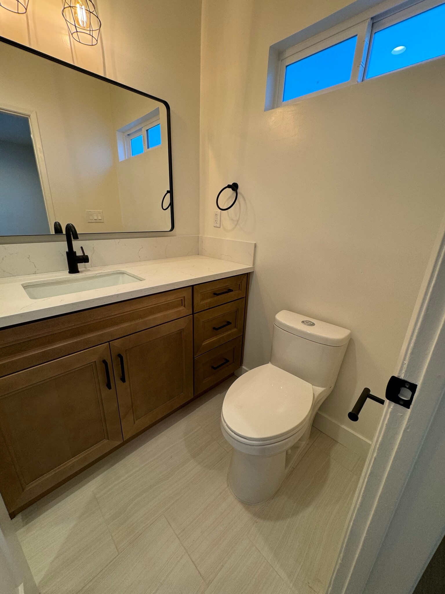 Building Photo - 10434 Baird Ave