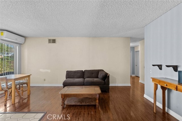 Building Photo - 663 Eston Pl