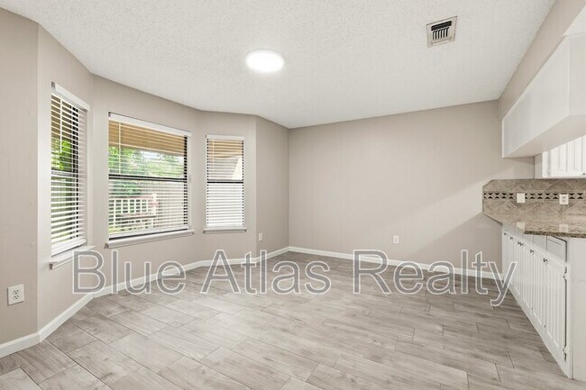 Building Photo - 6526 Aires Dr