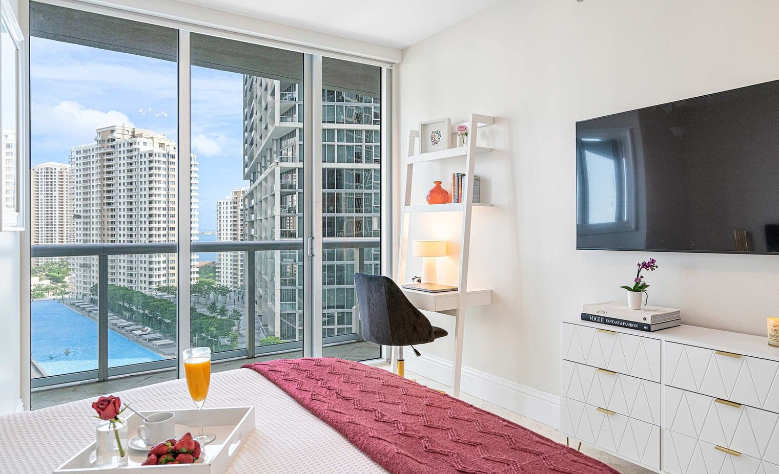 Building Photo - 485 Brickell Ave