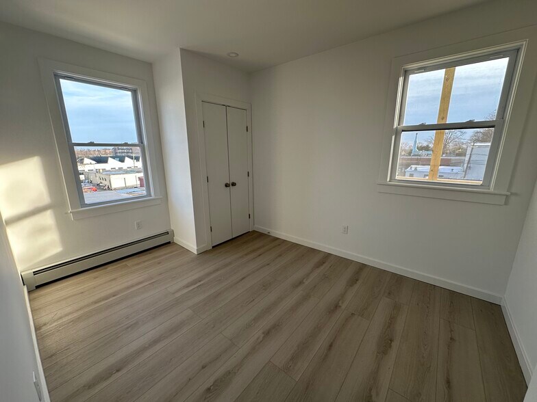 Building Photo - 26 Taff Ave