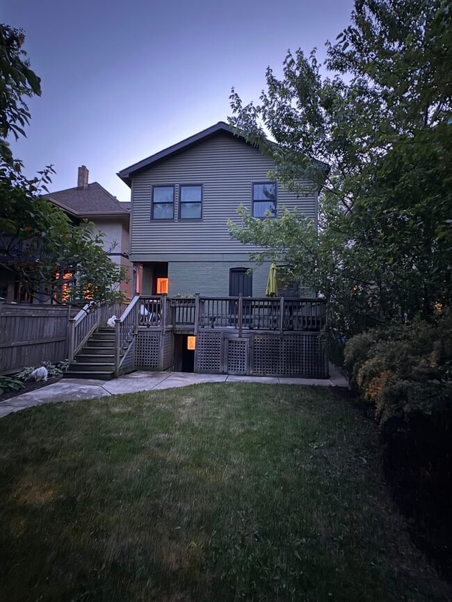 Building Photo - 4519 N Sacramento Ave