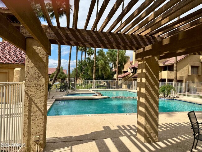 Building Photo - 4901 S Calle Los Cerros Dr