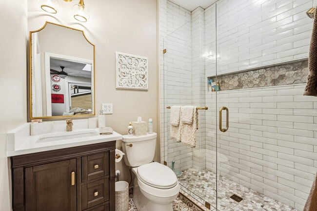 Building Photo - 601 Hazard St