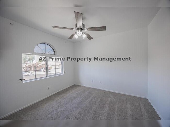 Building Photo - 11595 W Holly St