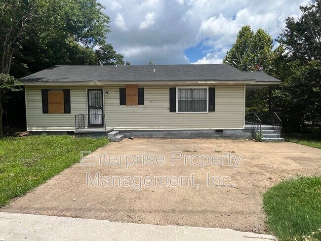 Building Photo - 401 N Manassas St