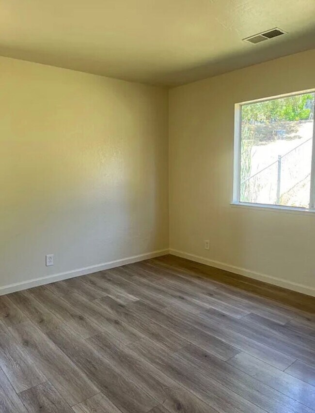 Building Photo - 3519-3521 KOA Way