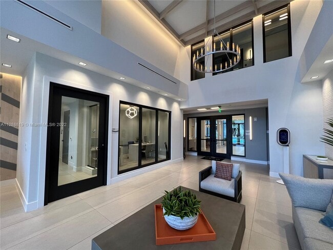 Building Photo - 401 Hialeah Dr