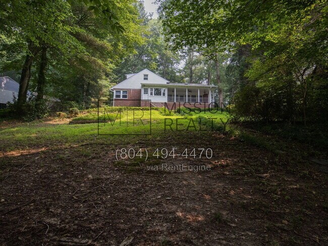Building Photo - 3916 Lake Hills Rd