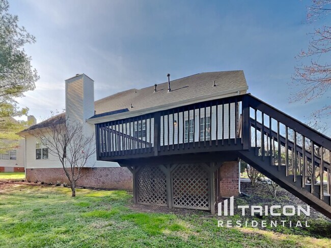Building Photo - 105 Crooked Creek Ct