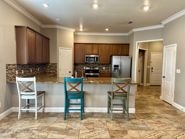 Building Photo - Beautiful 3/2/2 in South Lubbock!
