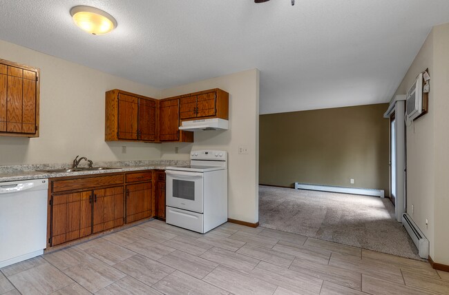 Building Photo - Tower Heights