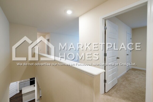 Building Photo - 559 Post Oak Ln