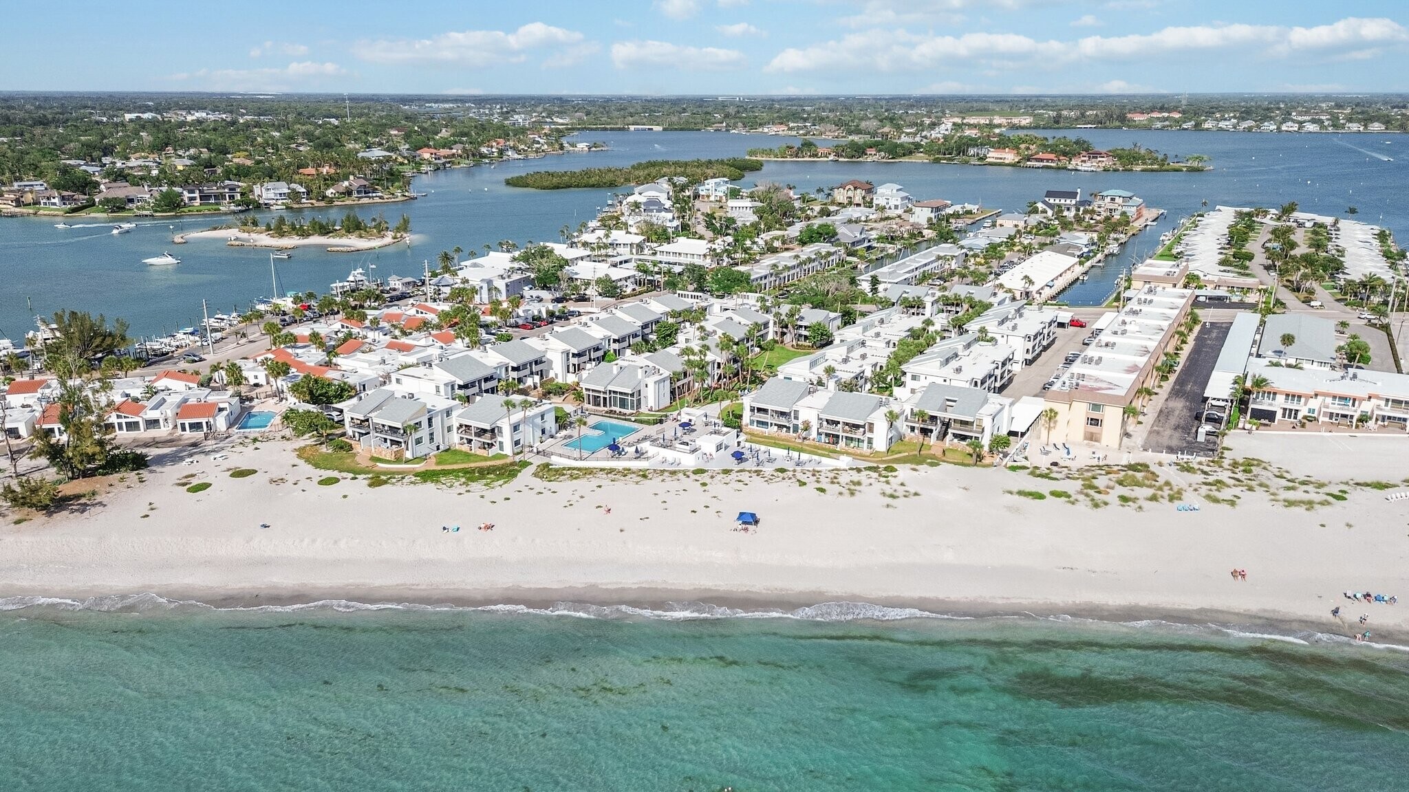 Building Photo - 1555 Tarpon Center Dr