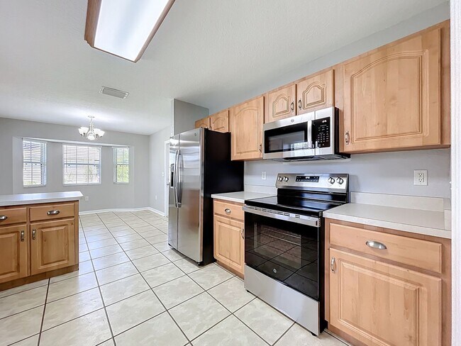 Building Photo - 2 Bedroom, 2 Bath | Lake Community | Dock & Boat Ramp Access