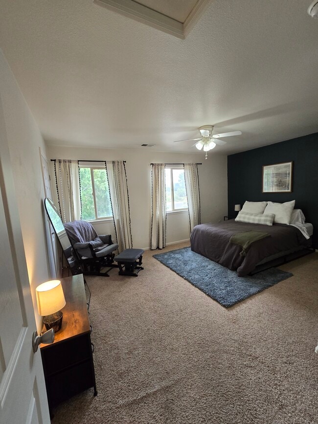 Building Photo - 2465 Theresea Ln