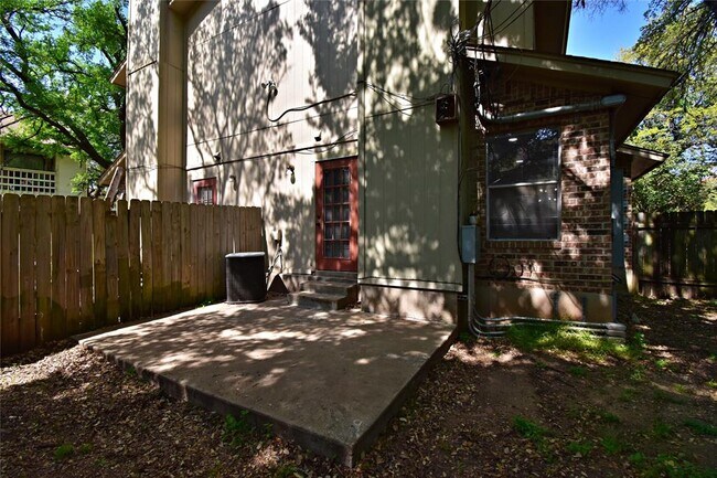 Building Photo - 4411 Whispering Valley Dr