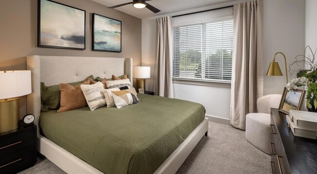 Building Photo - 5000 Collina Ter