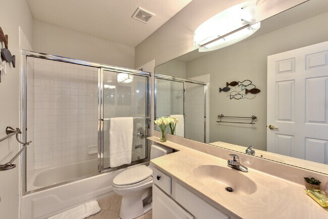 Building Photo - Pelican Marsh Pool home