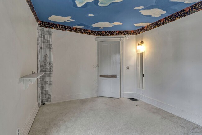 Building Photo - 589 Breckenridge St