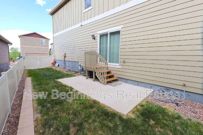 Building Photo - 2562 Ellingwood Dr