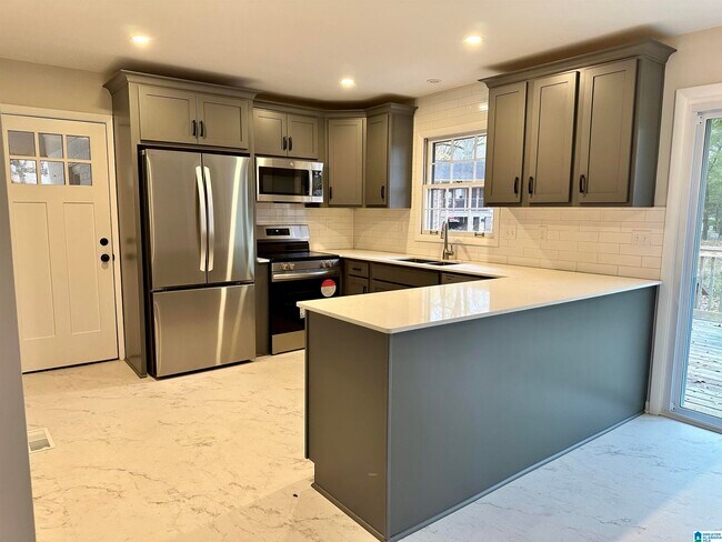 Building Photo - 231 Hillwood Ln