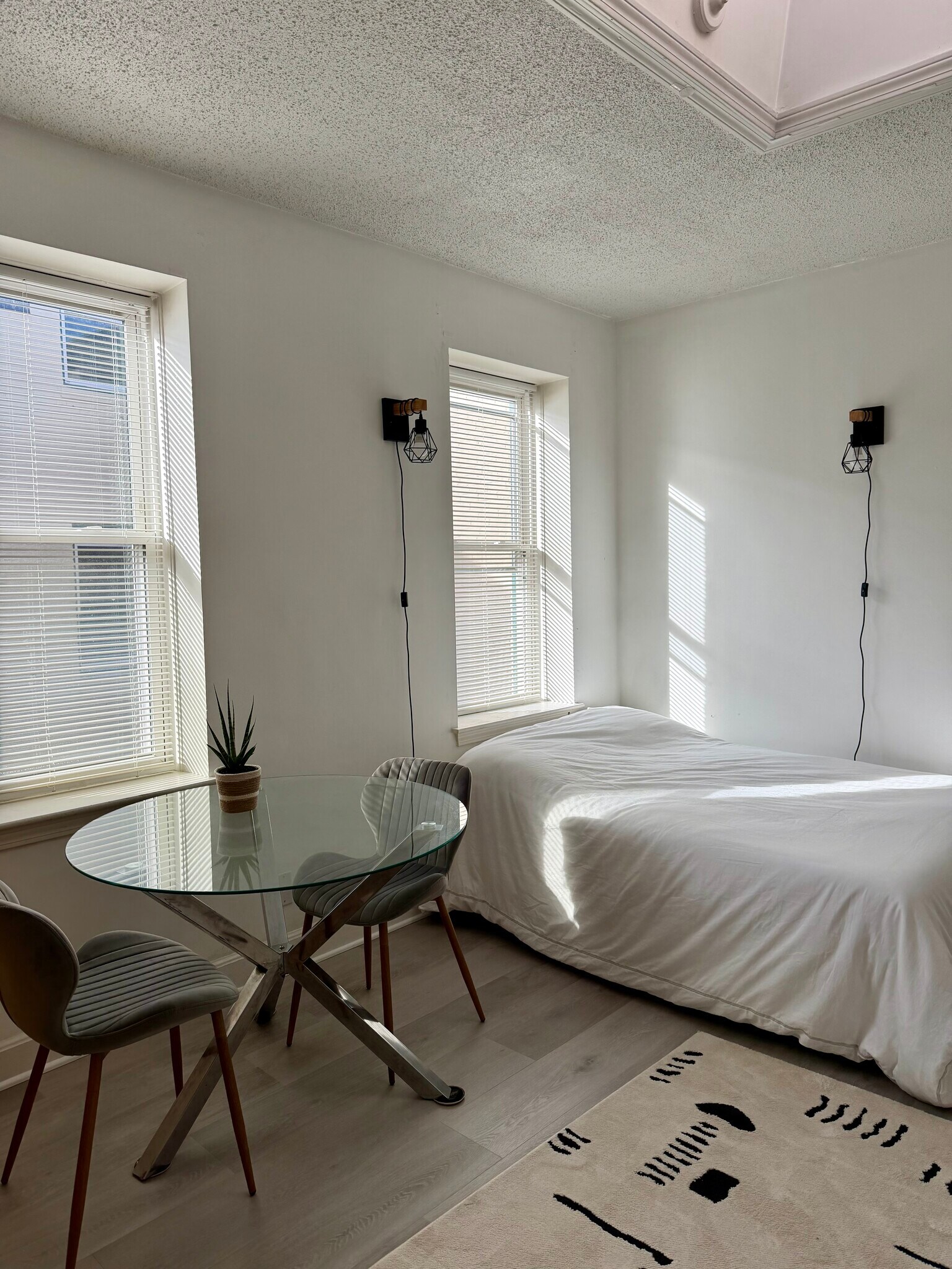 Furnished - 1415 Commonwealth Ave