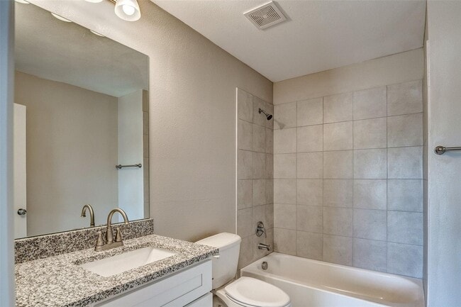 Building Photo - A Must See