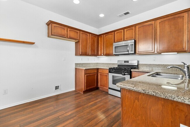 Building Photo - 308 Island Way