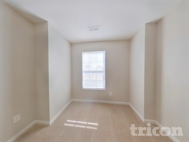 Building Photo - 301 Ranlo Ave