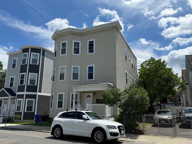 Building Photo - 26 Elder St