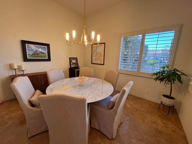 Building Photo - 49560 Loren Ct