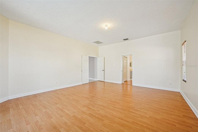 Building Photo - 918 Academy Dr