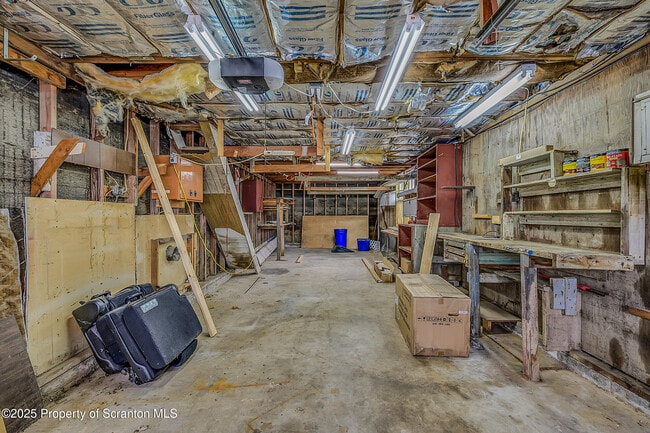 Building Photo - 55 Welles St