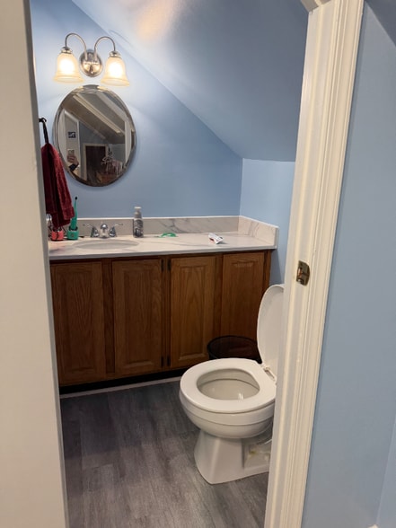 Building Photo - 2810 Rosemary Ln