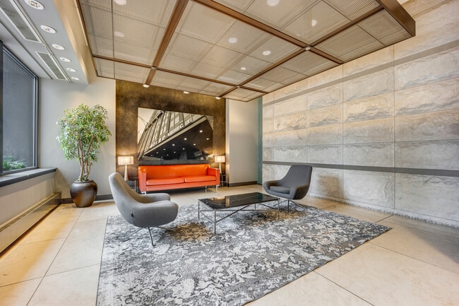 Building Photo - 600 N Kingsbury St