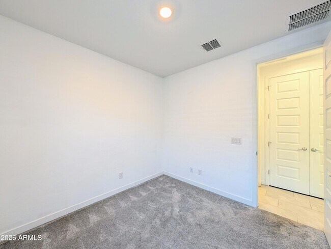 Building Photo - 9509 W Sells Dr